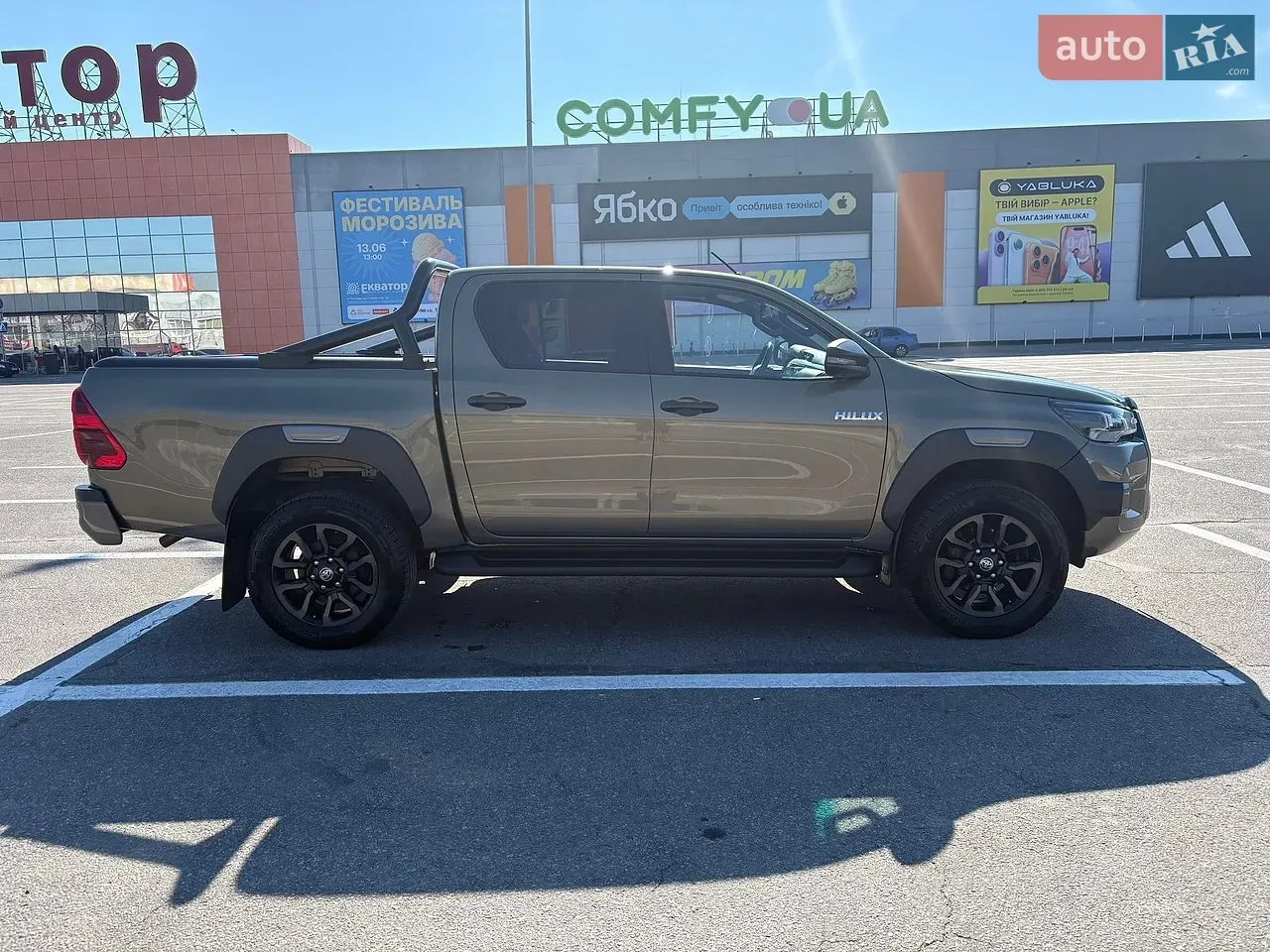 Toyota Hilux 2023 photo 3