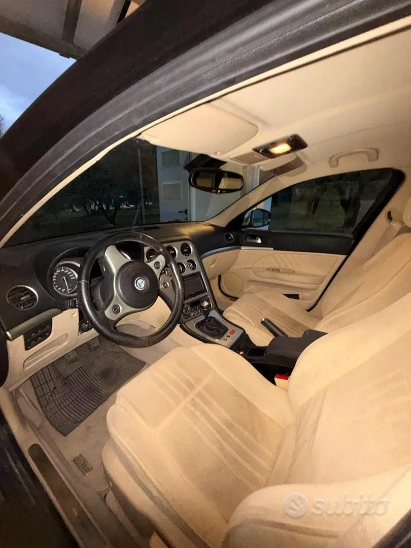 Alfa Romeo 159 2009 photo 3