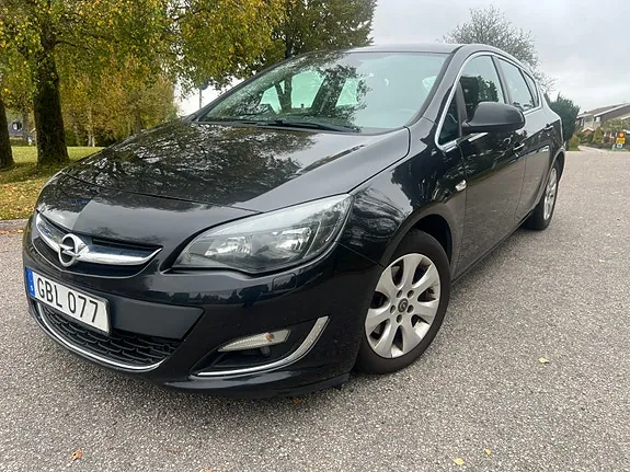 Opel Astra 2013 photo 2
