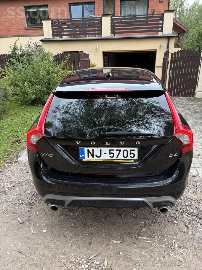 Volvo V60 2018 photo 2