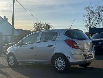 Opel Corsa 2013 photo 2