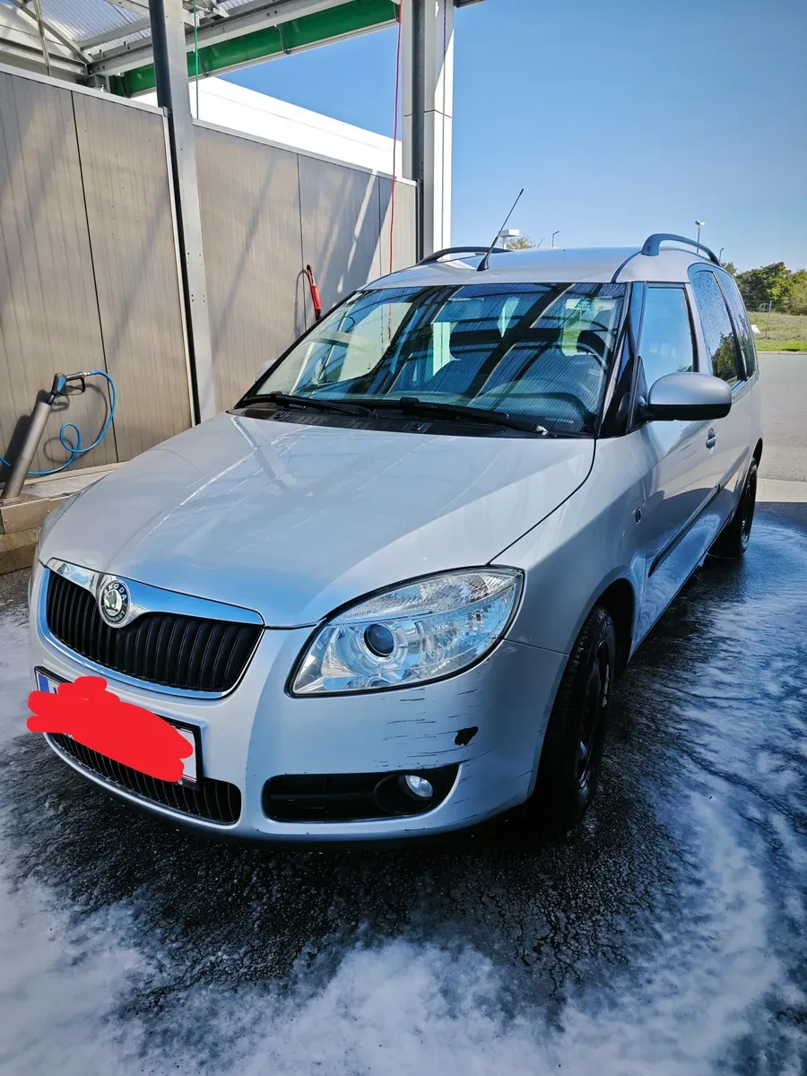 Skoda Roomster 2009 photo 2