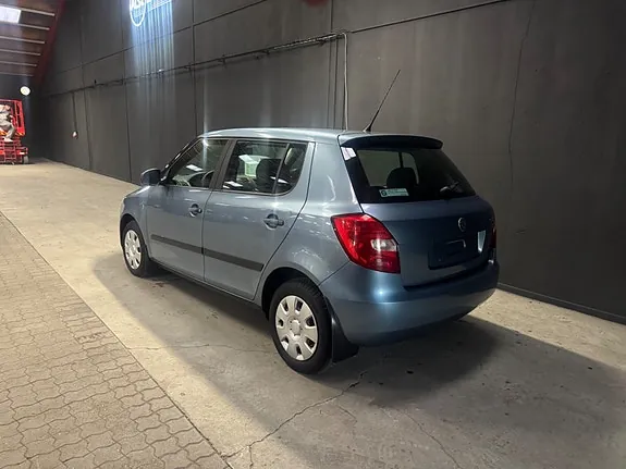 Skoda Fabia 2008 photo 3