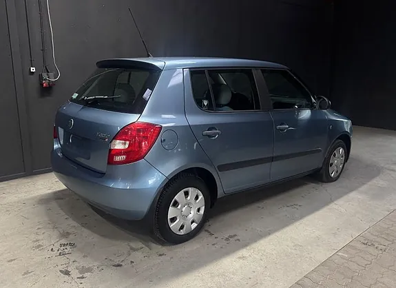 Skoda Fabia 2008 photo 4