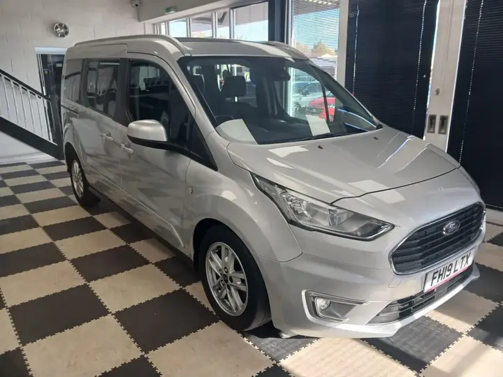 Ford Grand Tourneo Connect 2019 photo 3