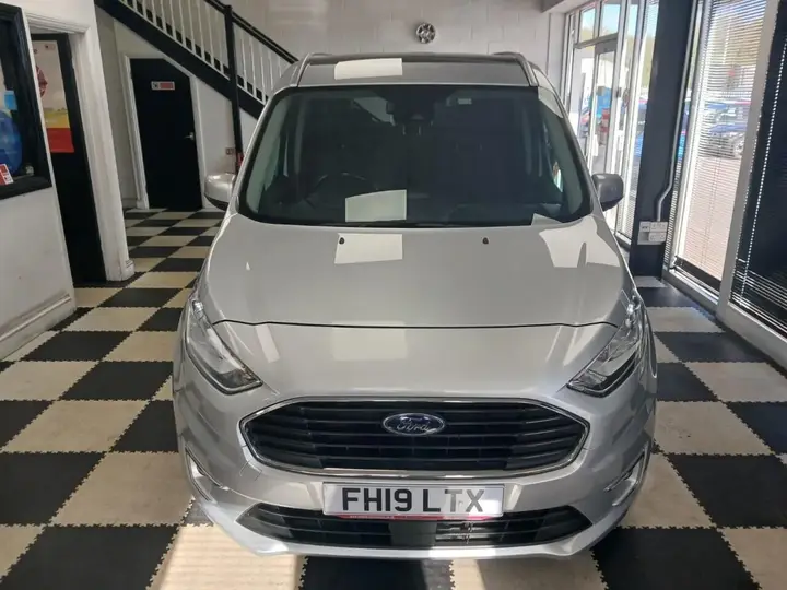 Ford Grand Tourneo Connect 2019 photo 2