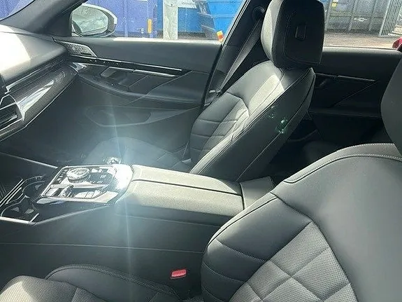 BMW 530E 2024 photo 5