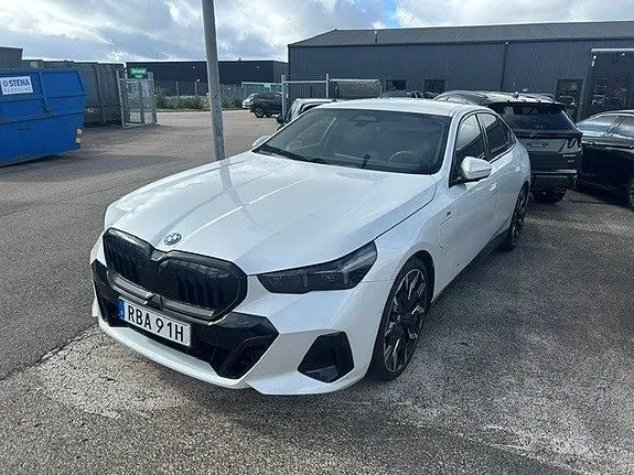BMW 530E 2024 photo 2
