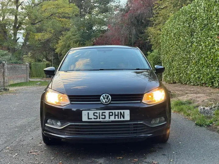 Volkswagen Polo 2015 photo 2