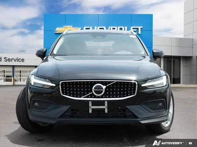 Volvo V60 2025 photo 2