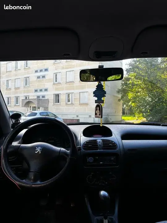 Peugeot 206 1999 photo 2