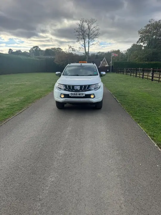 Mitsubishi L200 2018 photo 2