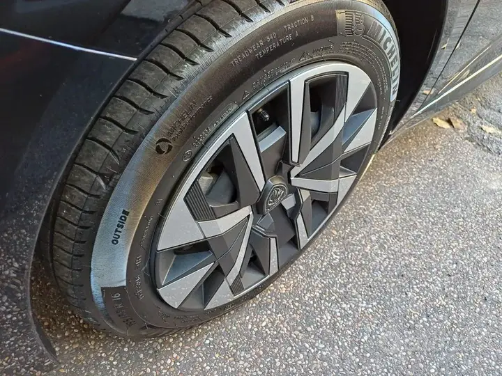 Peugeot 208 2026 photo 4
