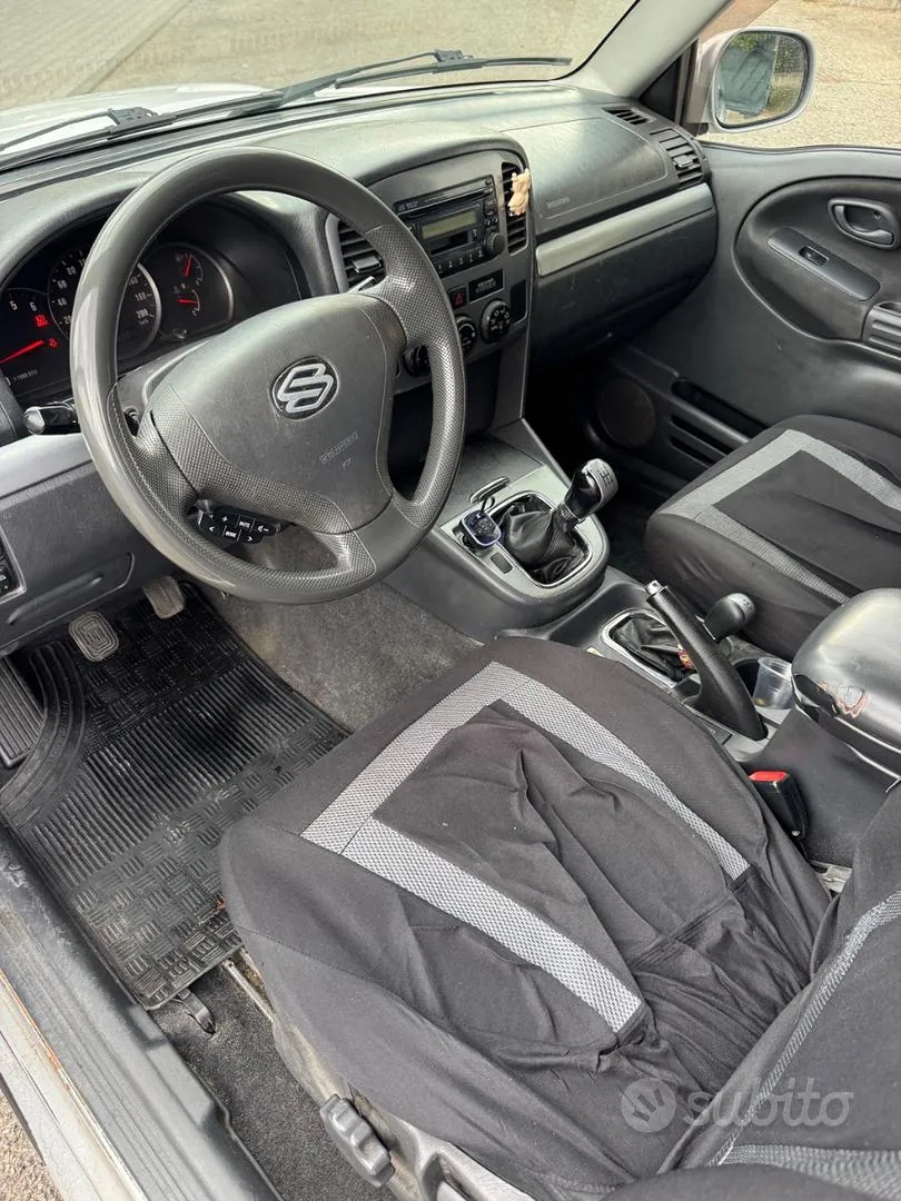 Suzuki Grand Vitara 2005 photo 5