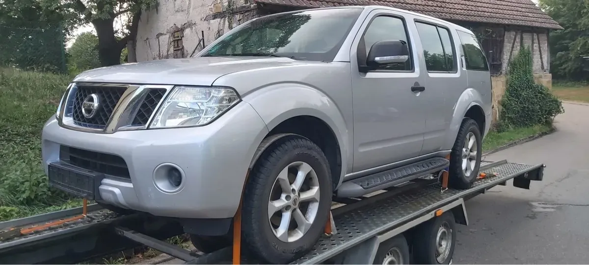 Nissan Pathfinder 2010 photo 3