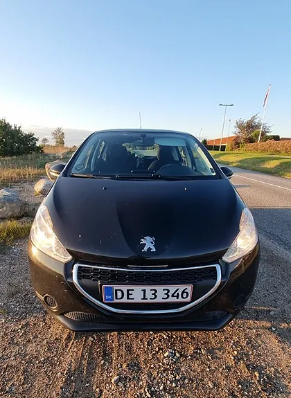 Peugeot 208 2015 photo 4