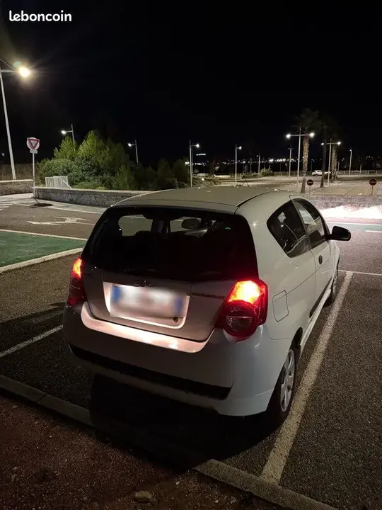 Chevrolet Aveo 2011 photo 2