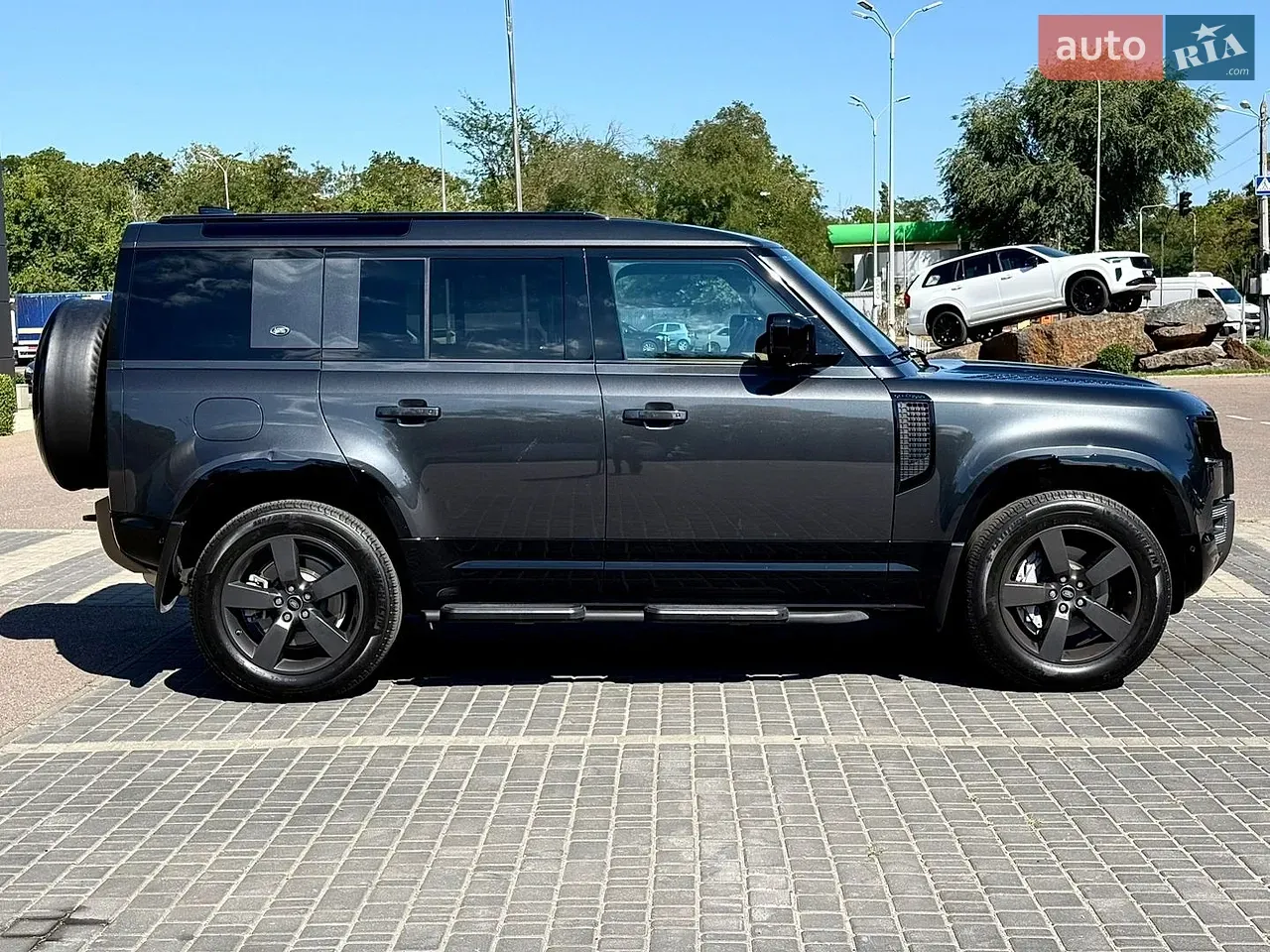 Land Rover Defender 2024 photo 4