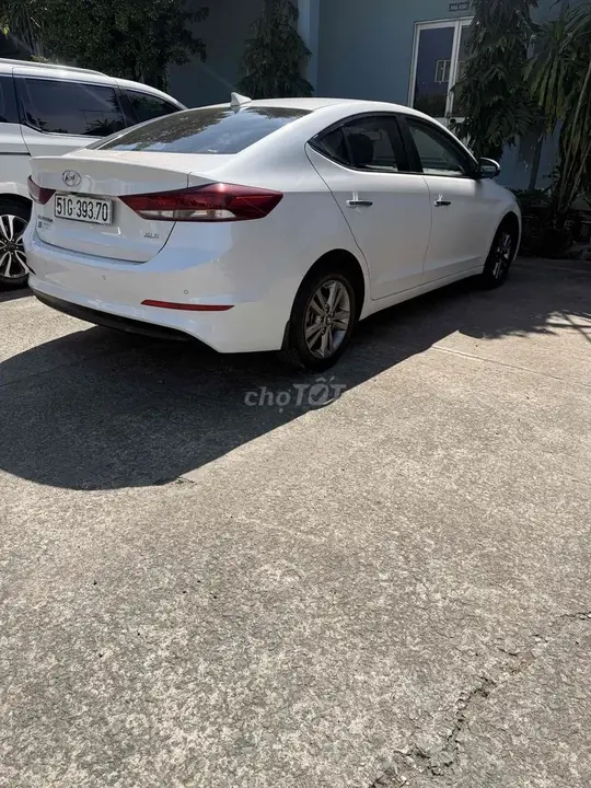 Hyundai Elantra 2017 photo 4