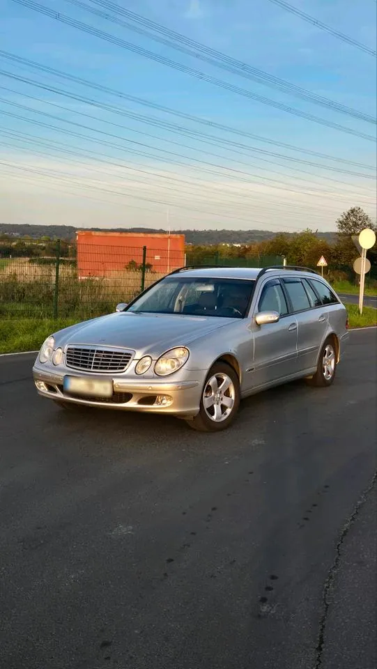 Mercedes-Benz E200