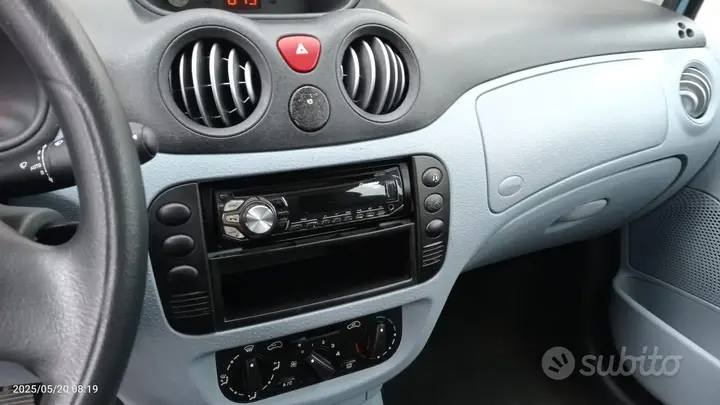 Citroen C3 2004 photo 3