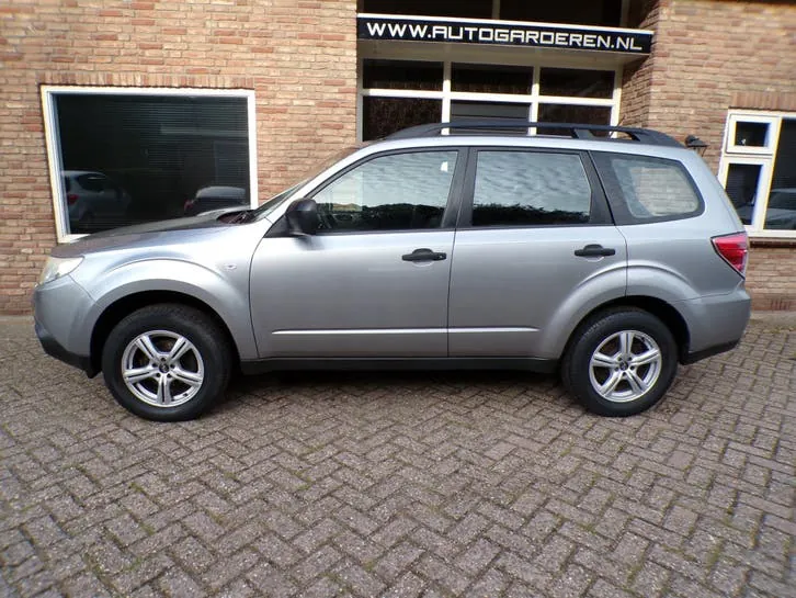 Subaru Forester 2011 photo 2