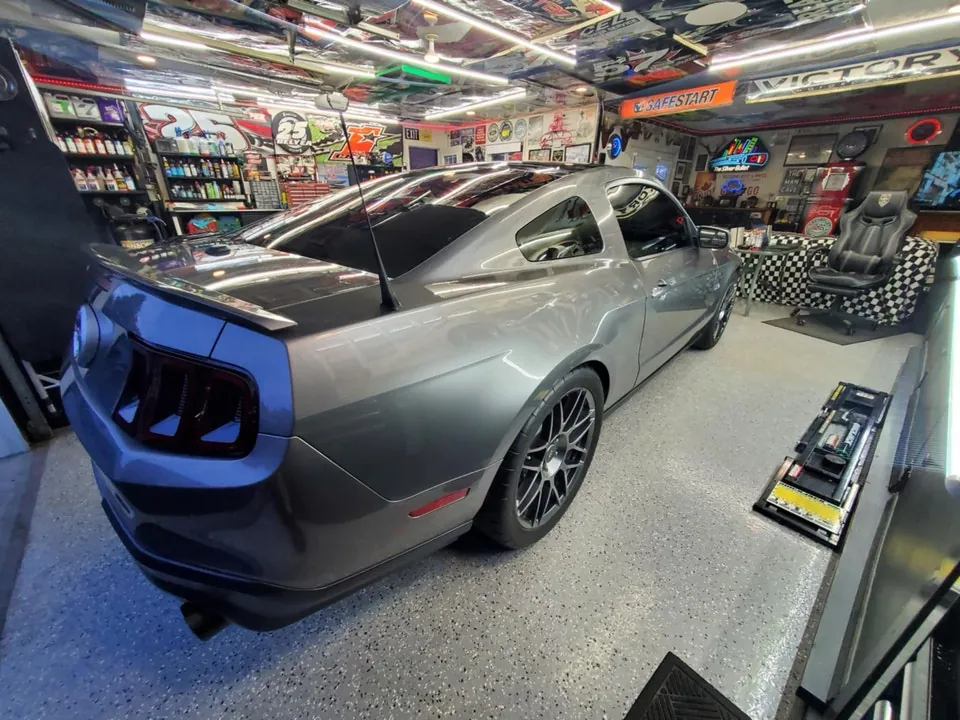 Ford Mustang 2011 photo 3
