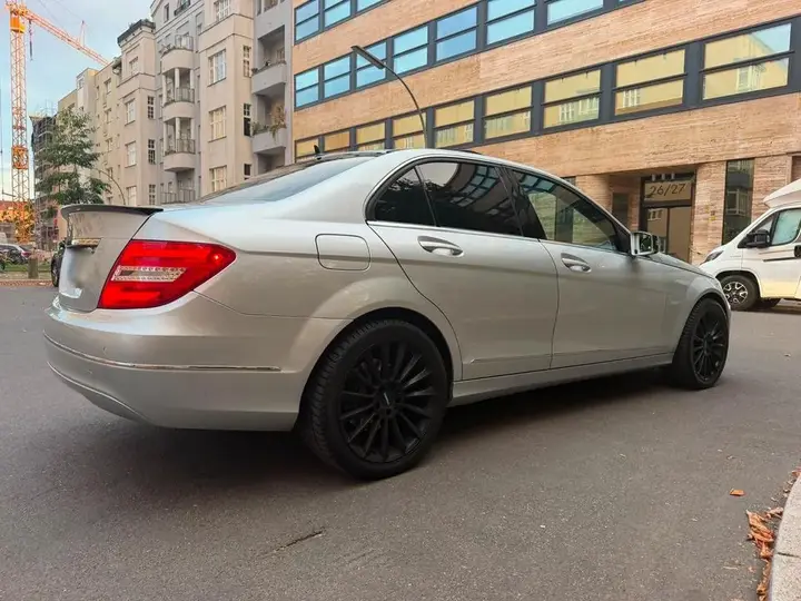 Mercedes-Benz 250