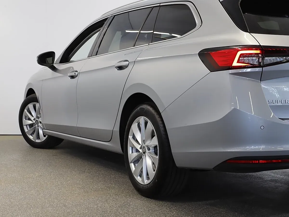 Skoda Superb 2025 photo 3