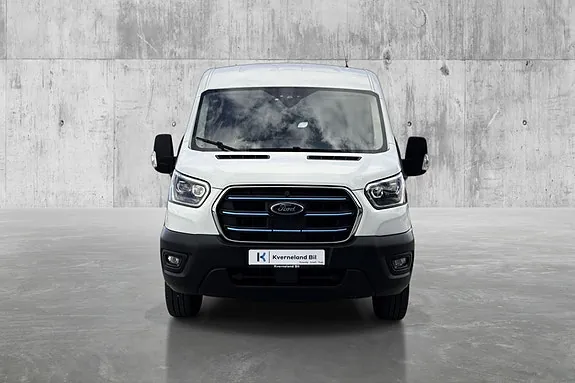 Ford Transit 2023 photo 2
