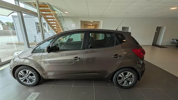 Kia Venga 2016 photo 5