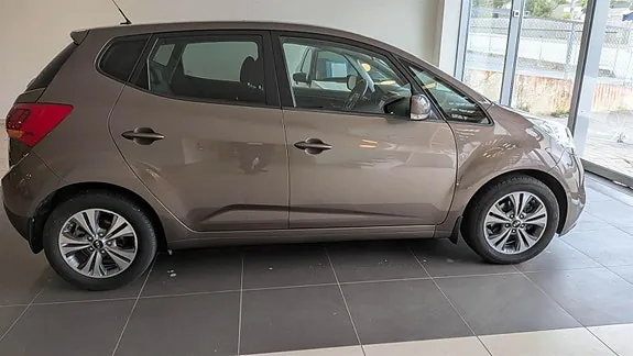 Kia Venga 2016 photo 2