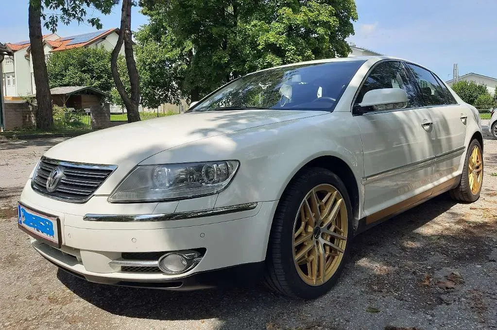 Volkswagen Phaeton 2008 photo 2