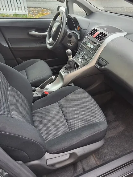 Toyota Auris 2011 photo 4