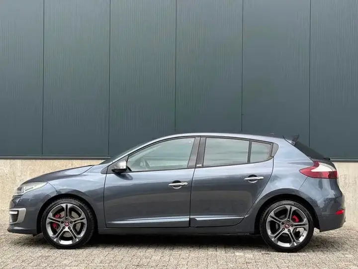 Renault Mégane 2015 photo 2