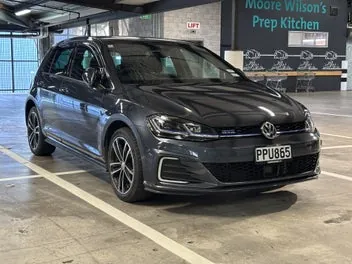 Volkswagen Golf 2018 photo 2