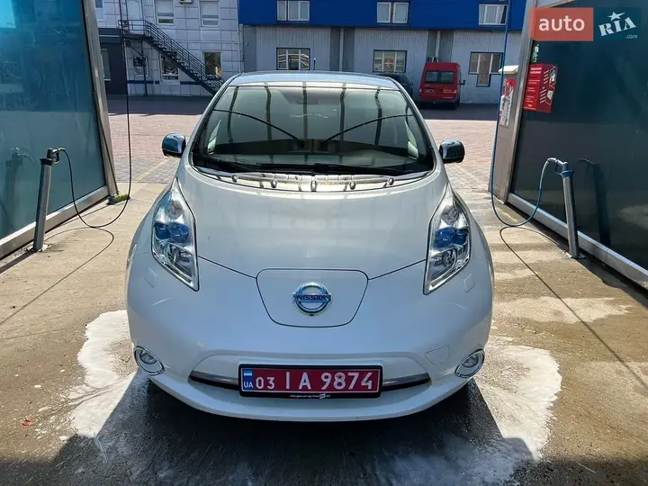 Nissan Leaf 2014 photo 3