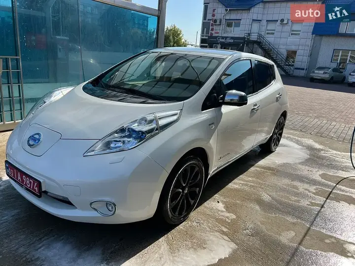 Nissan Leaf 2014 photo 4