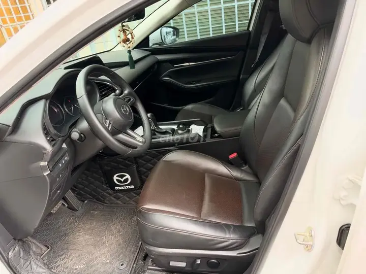 Mazda 3 2024 photo 3