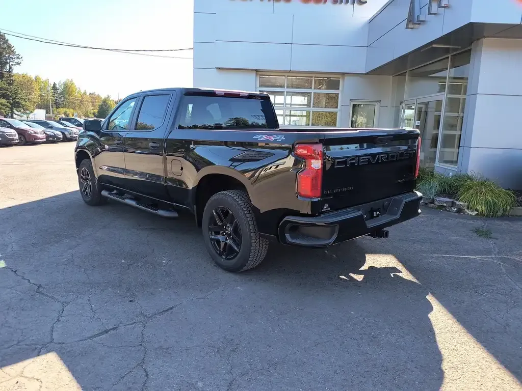 Chevrolet Silverado 1500 2026 photo 2