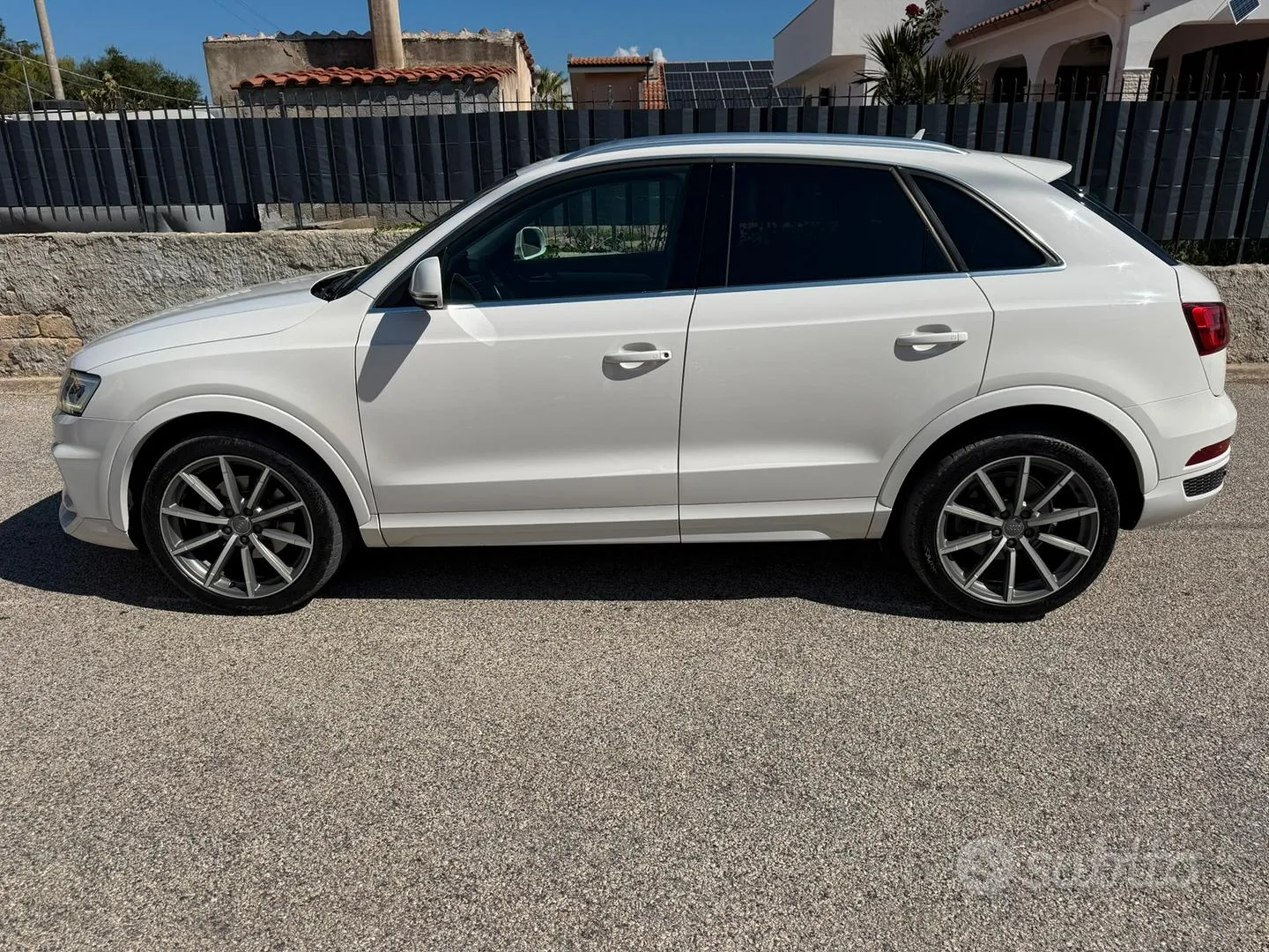 Audi Q3 2018 photo 2
