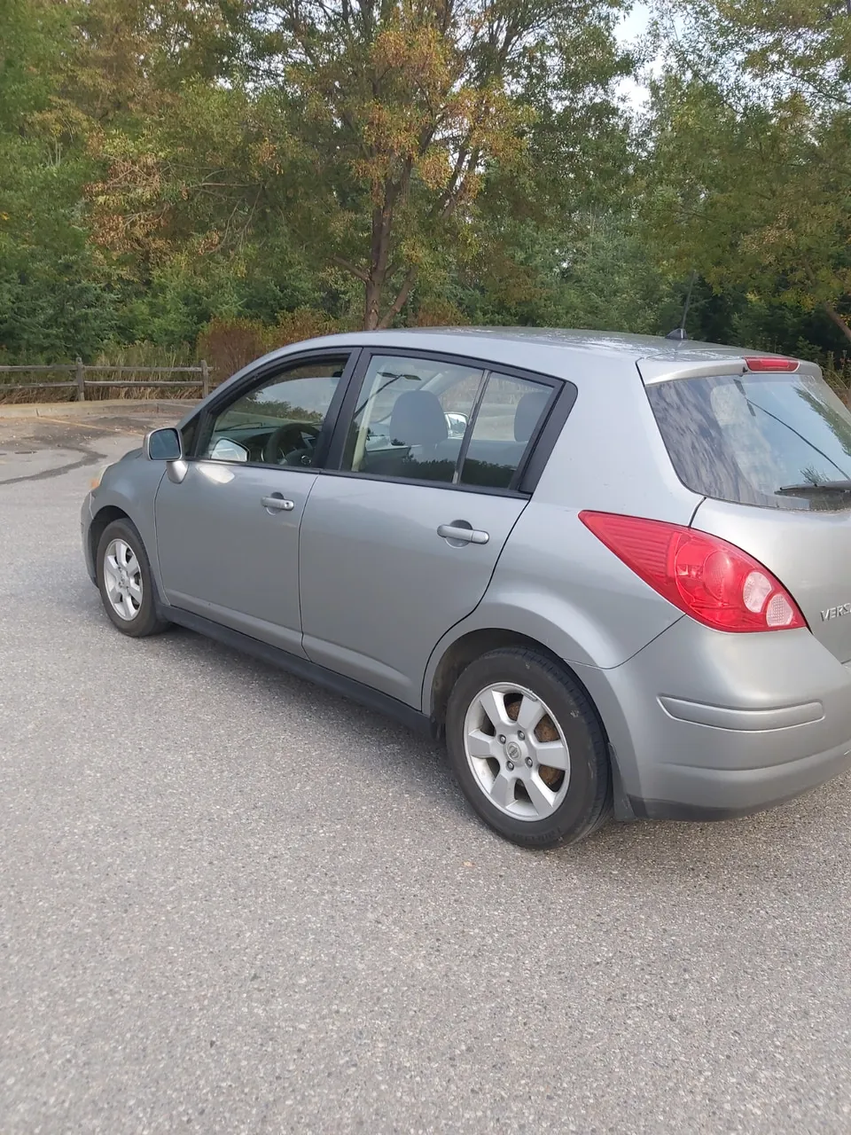 Nissan Versa 2009 photo 3