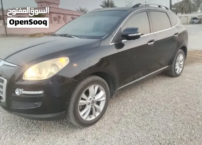Luxgen U7 2012 photo 4