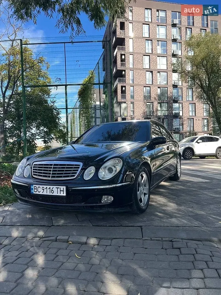 Mercedes-Benz E-Class 2005 photo 2