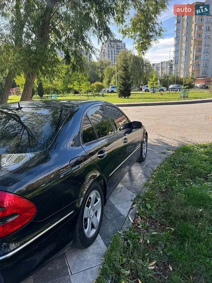 Mercedes-Benz E-Class 2005 photo 5