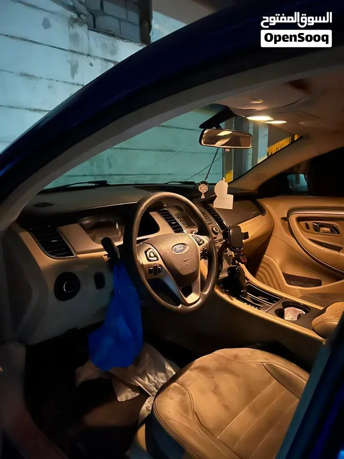 Ford Taurus 2013 photo 2