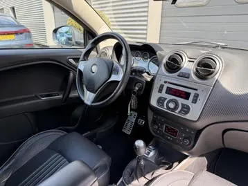 Alfa Romeo Mito 2013 photo 3