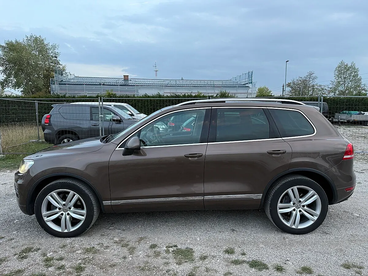 Volkswagen Touareg 2011 photo 2
