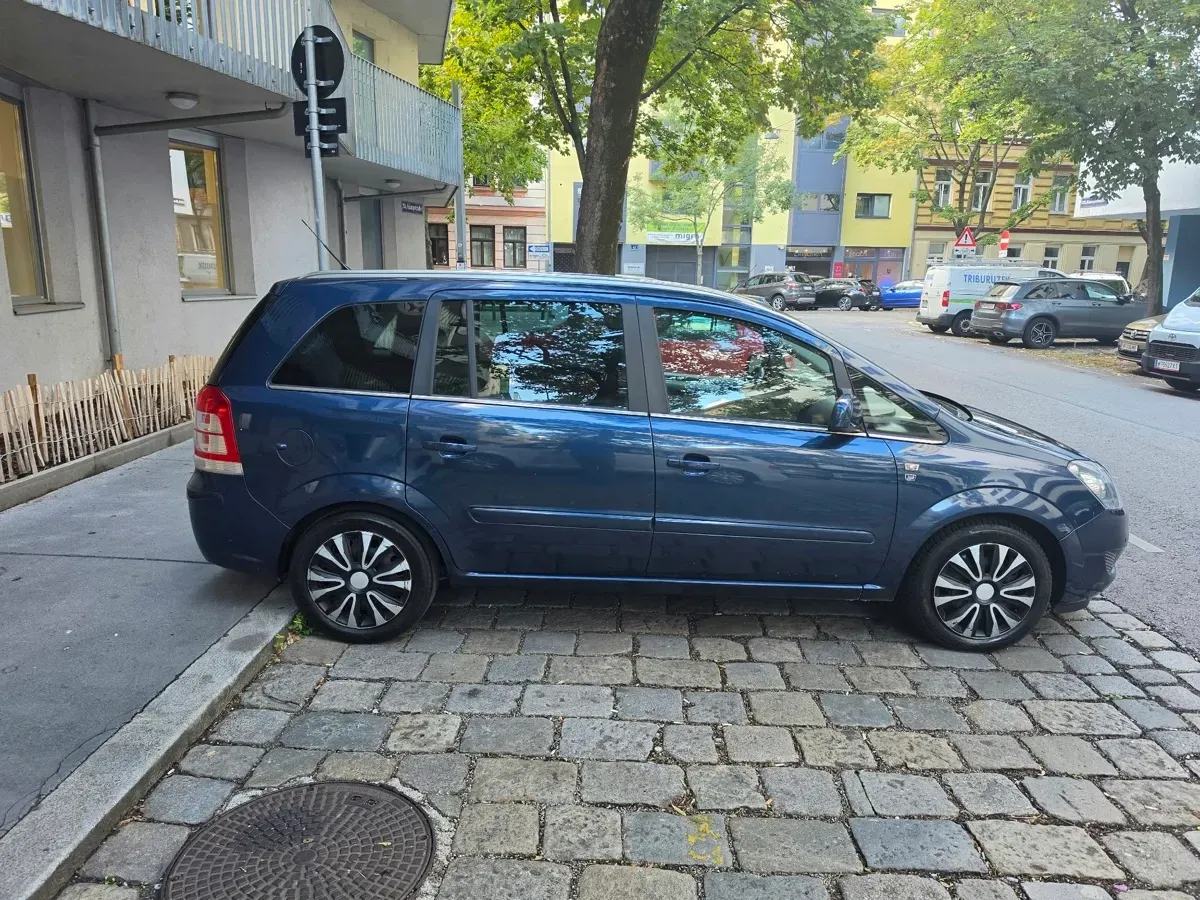 Opel Zafira 2010 photo 3