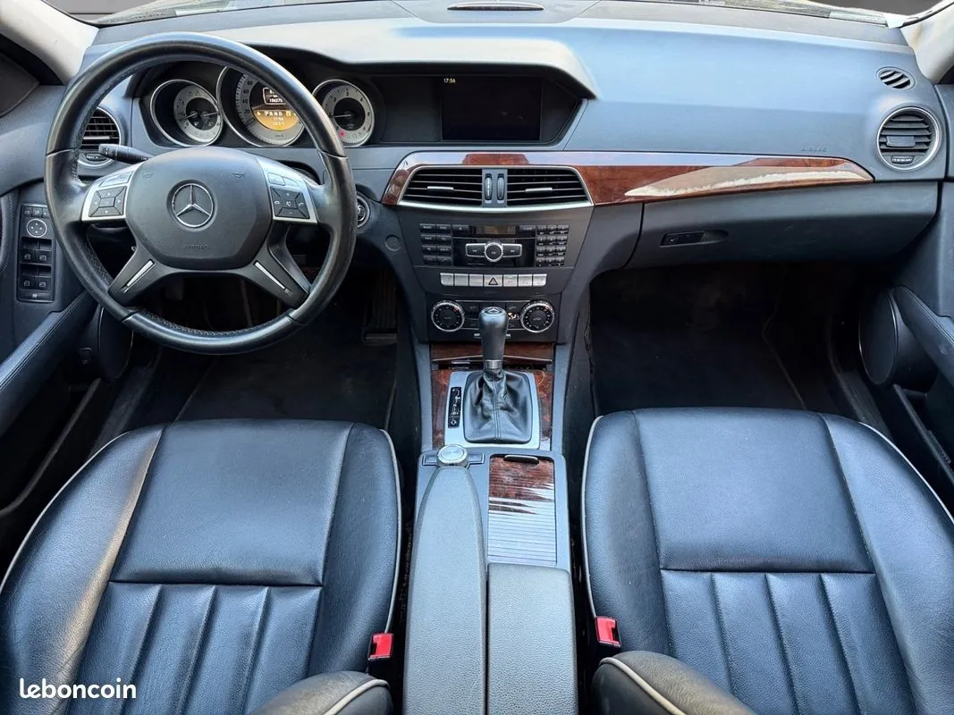 Mercedes-Benz C-Class 2011 photo 2